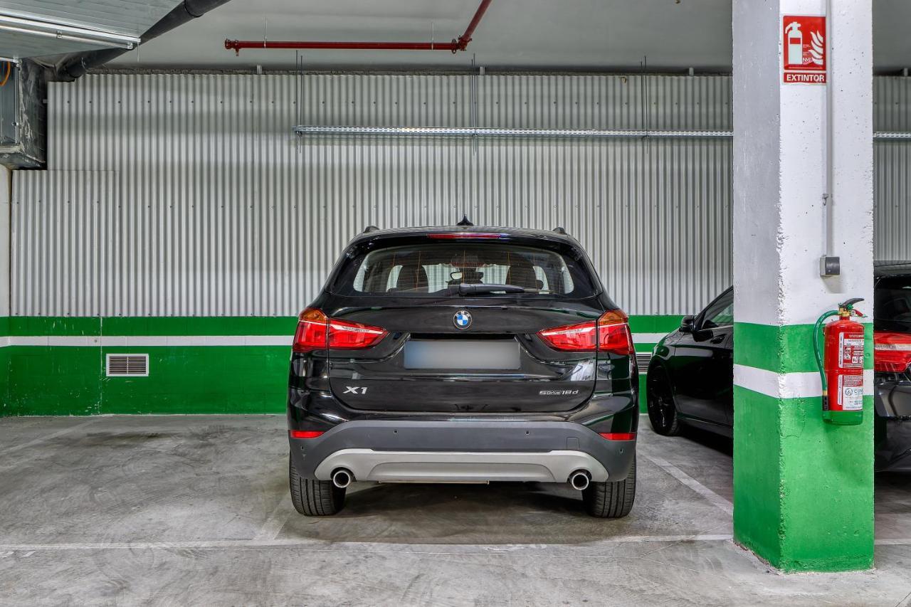 Ab Vialia Estacion Suitemalaga - Parking Dış mekan fotoğraf
